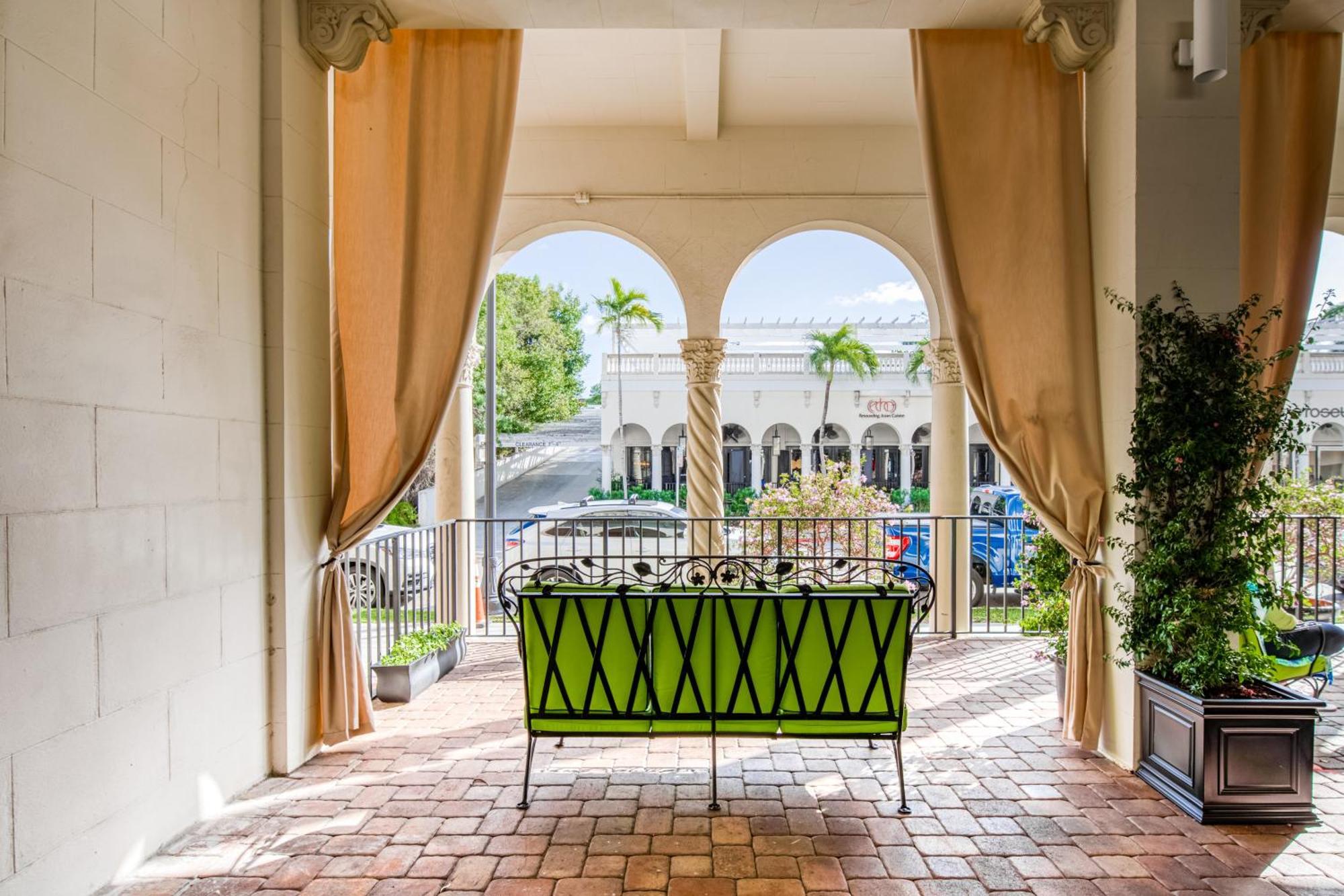 Palm Beach Hotel & Sunrise Cottage Rum bild