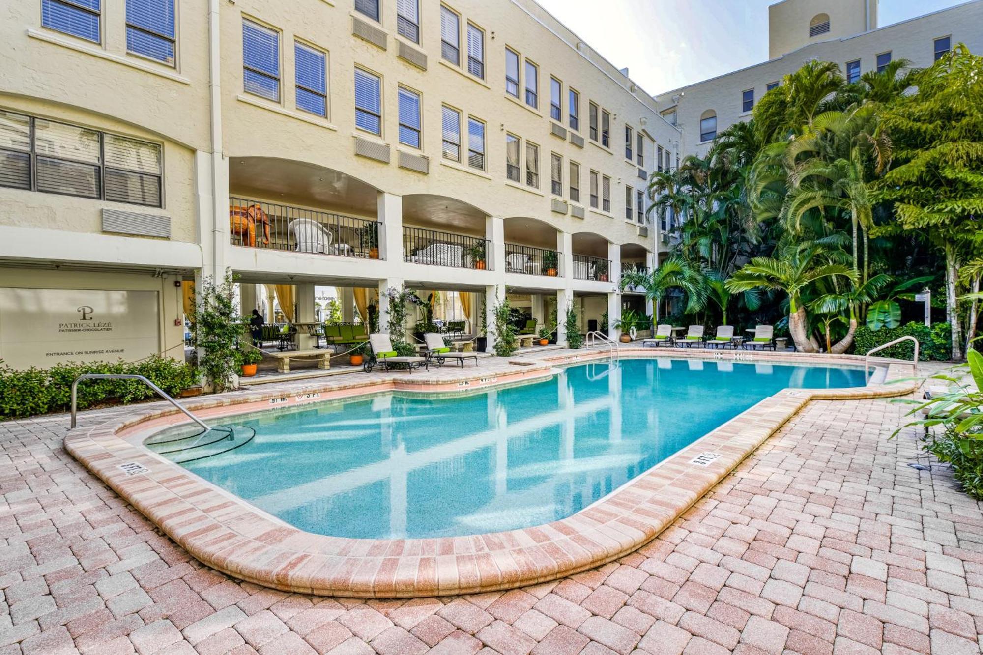 Palm Beach Hotel & Sunrise Cottage Rum bild